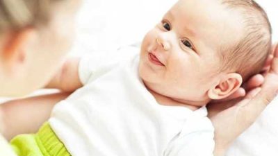 رشد بینایی و شنوایی در نوزاد