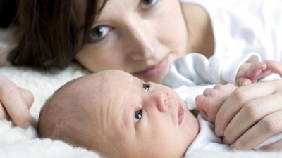 رشد کودک در یک ماه اول زندگی