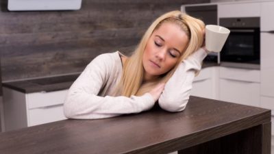 ۵ دلیل شایع برای خستگی در صبح و بعد از بیدار شدن از خواب