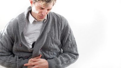 چه چیزی باعث نفخ و درد زیر شکم می شود؟