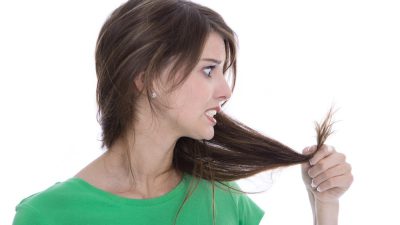 علل خشکی موی سر چیست و چه راه هایی برای مقابله با آن وجود دارد؟