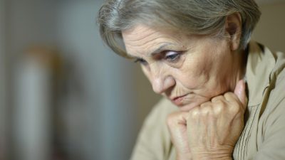 نشانه ها و درمان های موثر برای افسردگی در سالمندان