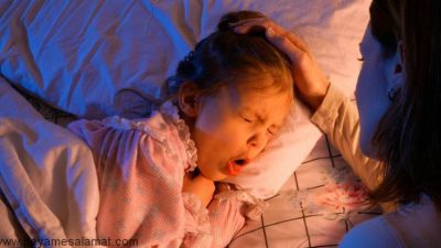 علت سرفه شبانه در کودکان چیست؟