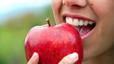 روش های طبیعی و ساده برای تقویت دندان و لثه