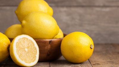 آشنایی با کاملترین و مهمترین خواص لیمو برای پوست و مو