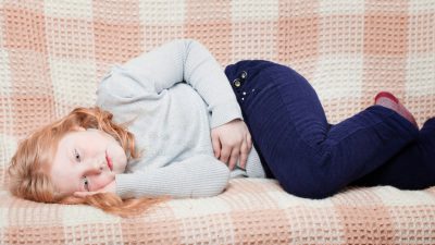 درد شکم همراه با تب در کودکان
