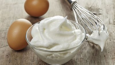 خواص سفیده تخم مرغ برای پوست، قلب و عضلات به همراه ارزش غذایی این ماده