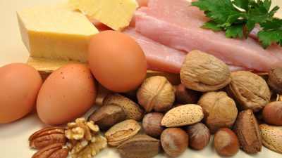 مواد غذایی غنی از بیوتین (ویتامین B7) و علائم کمبود این ویتامین در بدن
