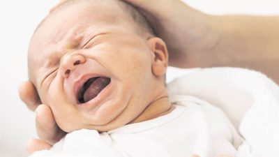 درمان ریفلاکس اسید معده در نوزادان به کمک روش های طبیعی