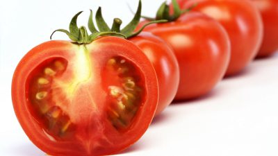 خواص گوجه فرنگی برای پوست