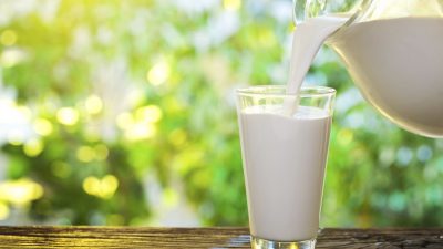 مقایسه شیر کم چرب و شیر پرچرب