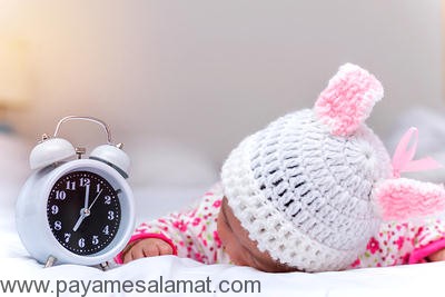 علت بی خوابی شبانه نوزادان چیست؟