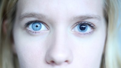 دلایل کوچک شدن مردمک چشم به همراه روش های درمان آن