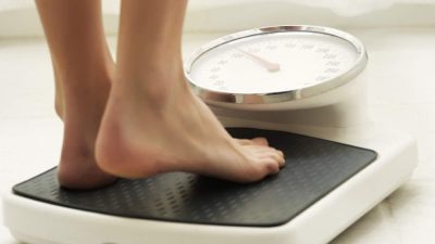 ۷ ماده غذایی مفید برای کاهش وزن در طول دوره قاعدگی