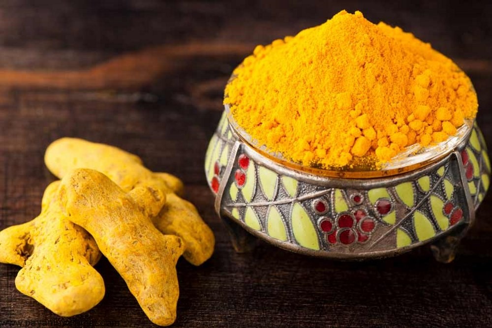 منافع زردچوبه برای پوست