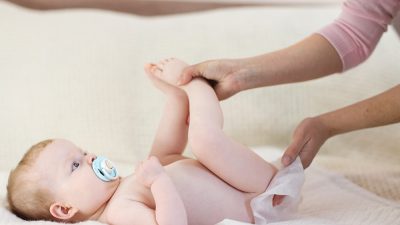 درمان یبوست در نوزادان در خانه