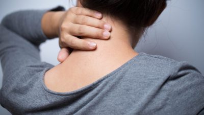 درد گردن و سردرد ؛ علل و روش های درمان