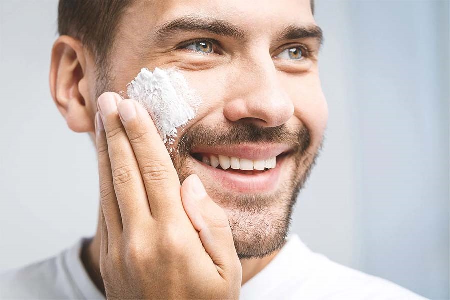 10 عدد از بهترین کرمهای آبرسان صورت خارجی